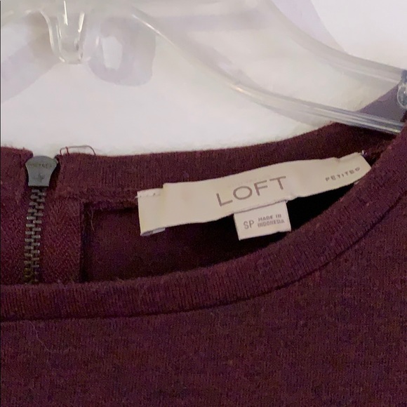 💕 Loft Maroon Tunic with Ruffles - Picture 3 of 4